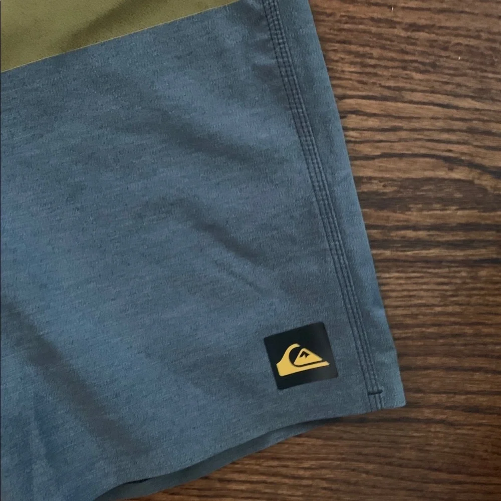 Quiksilver excellent